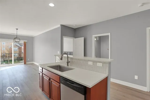 $2,400 | 1029 Reserve Way, Indianapolis, IN 46220