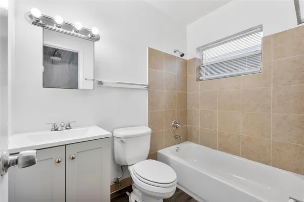 $1,750 | 279 Southwest 1st Street, Unit 1, Deerfield Beach, FL 33441