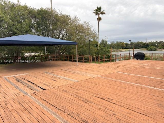 4174 Inverrary Drive, Unit 914 Lauderhill, FL 33319 - Photo 11 of 13 a view of a house with a backyard