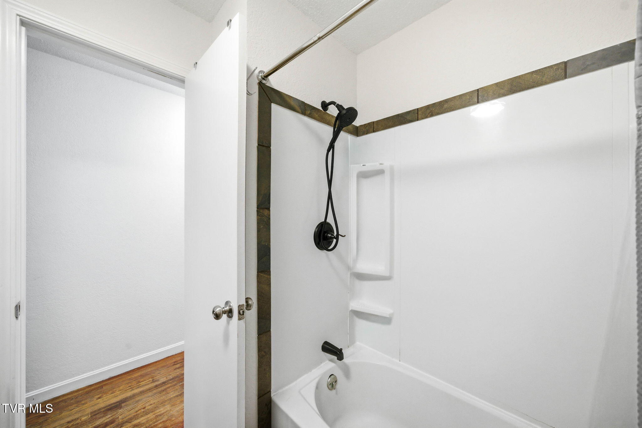 419 North Mohawk Drive Erwin, TN 37650 - Photo 28 of 54 24-web-or-mls-419 N_Mohawk-30