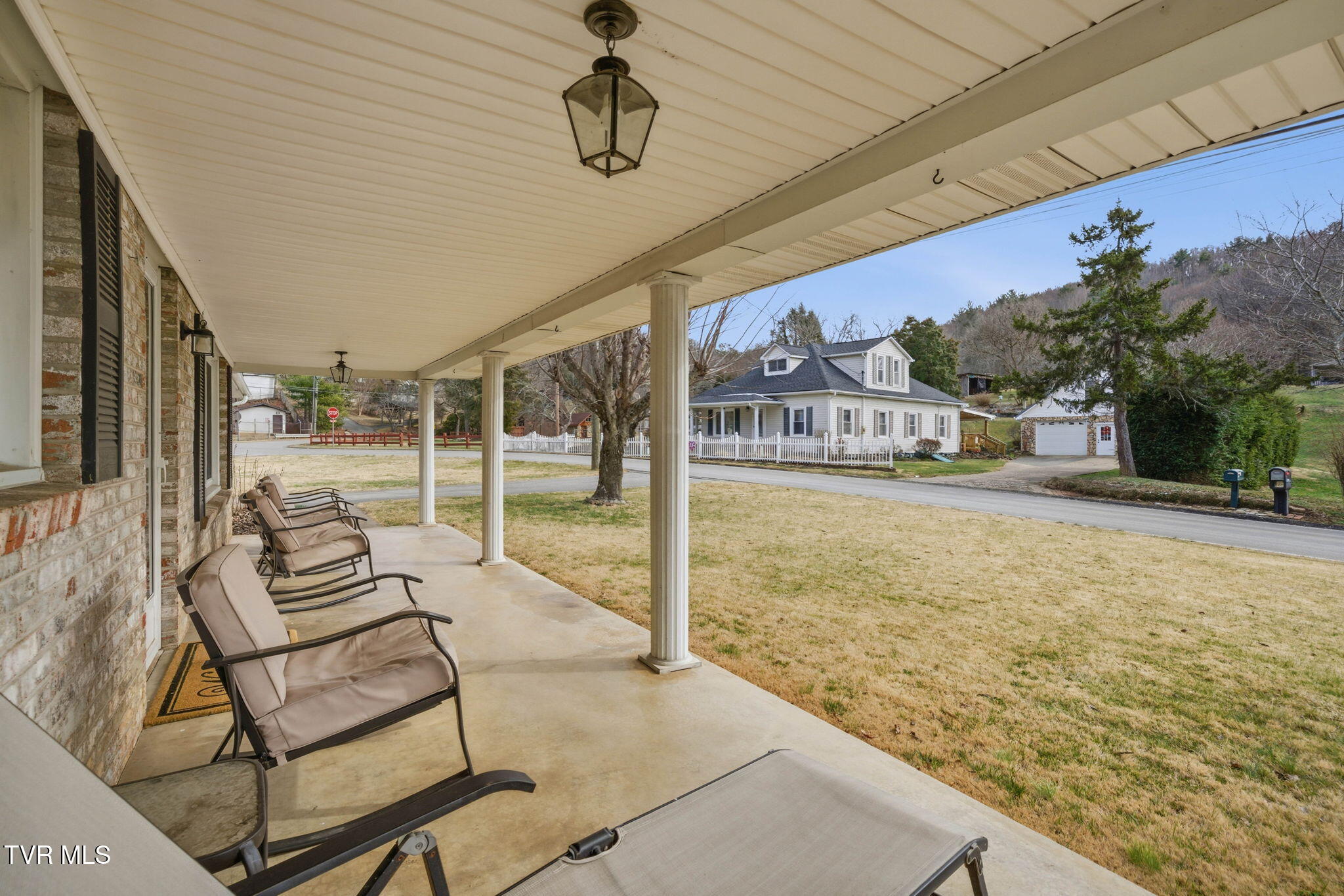 419 North Mohawk Drive Erwin, TN 37650 - Photo 3 of 54 34-web-or-mls-419 N_Mohawk-4