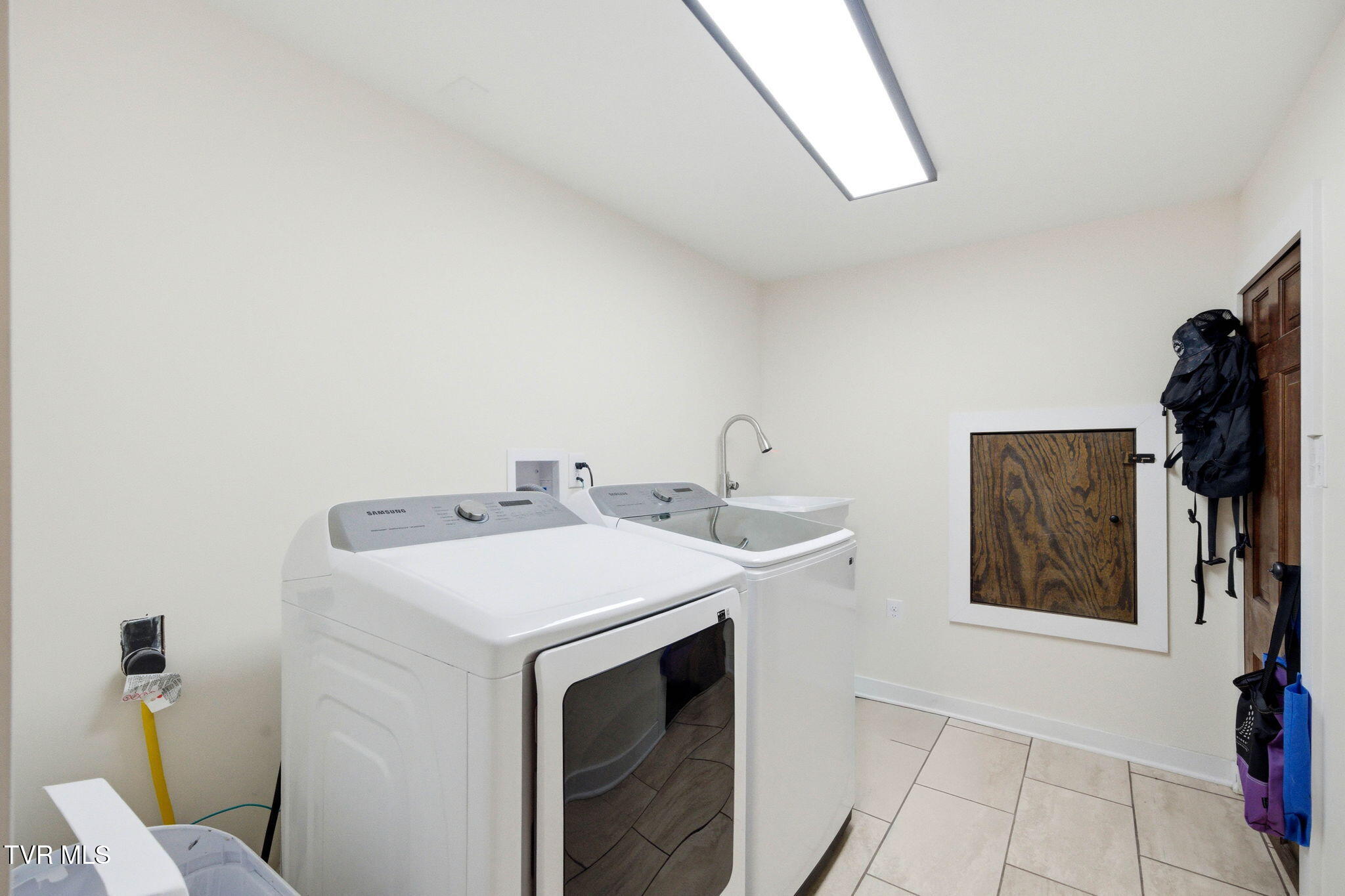 419 North Mohawk Drive Erwin, TN 37650 - Photo 38 of 54 35-web-or-mls-419 N_Mohawk-40