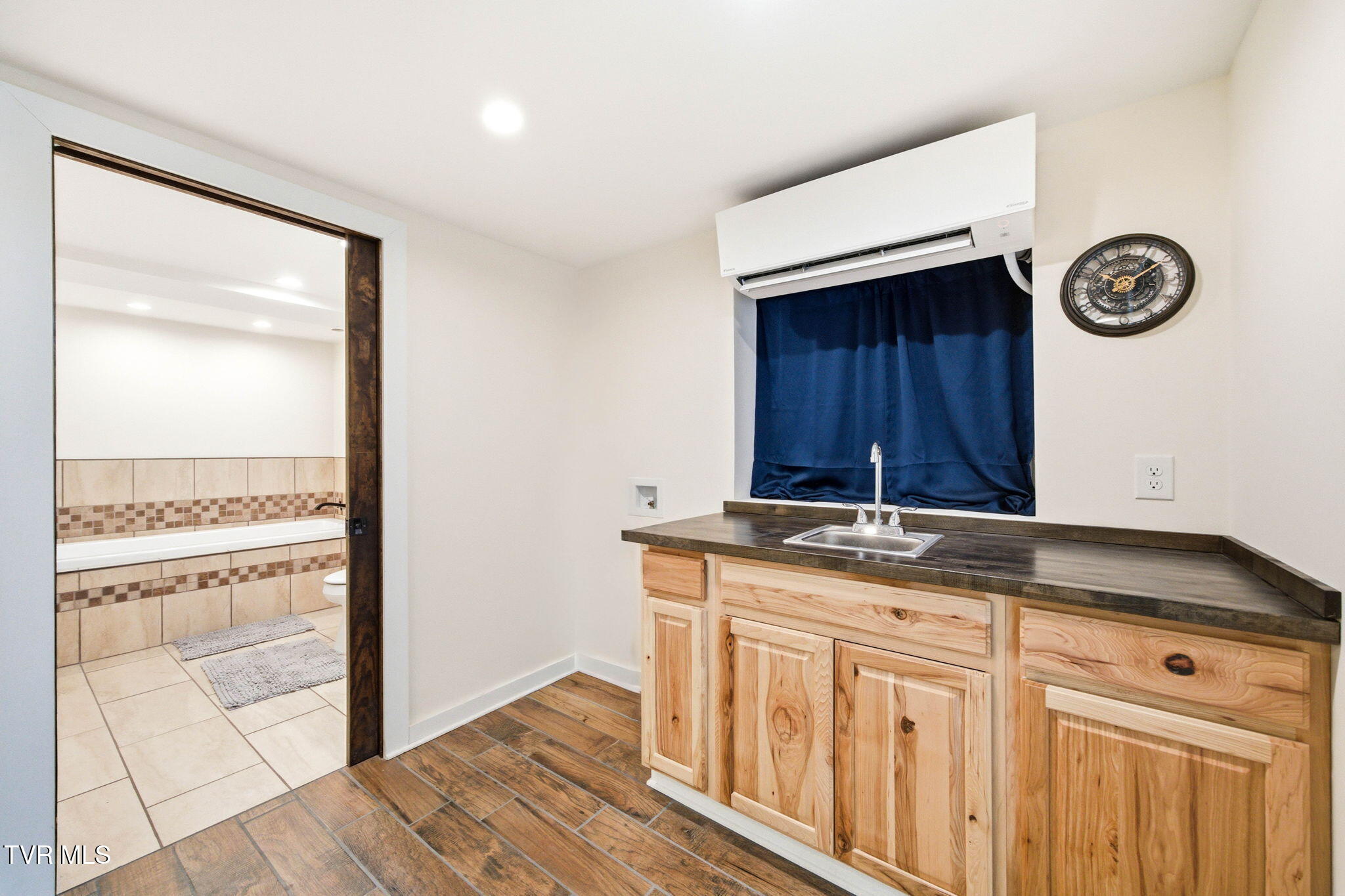 419 North Mohawk Drive Erwin, TN 37650 - Photo 40 of 54 37-web-or-mls-419 N_Mohawk-42