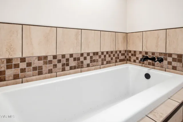 $385,000 | 419 North Mohawk Drive, Erwin, TN 37650