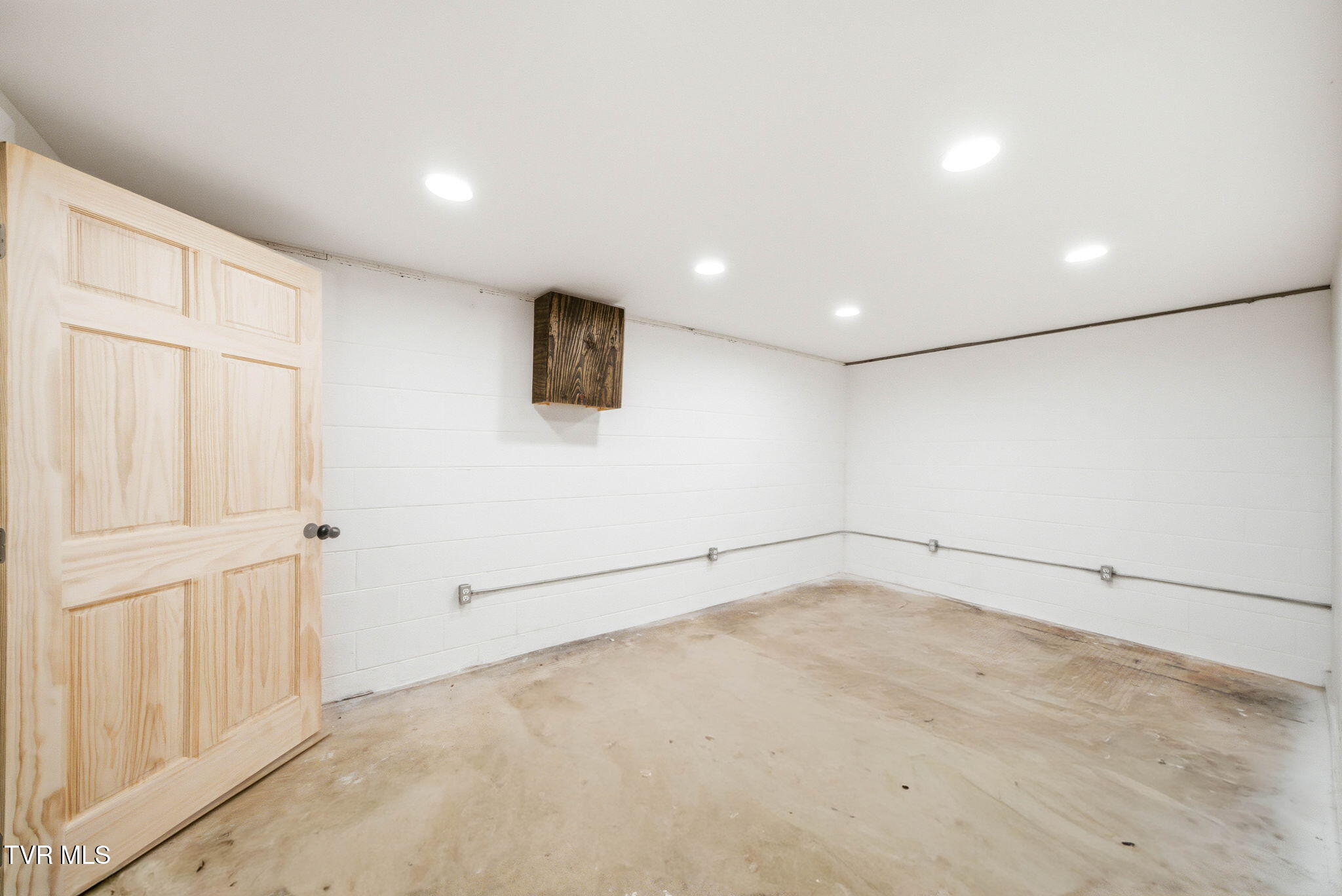 419 North Mohawk Drive Erwin, TN 37650 - Photo 43 of 54 40-web-or-mls-419 N_Mohawk-45