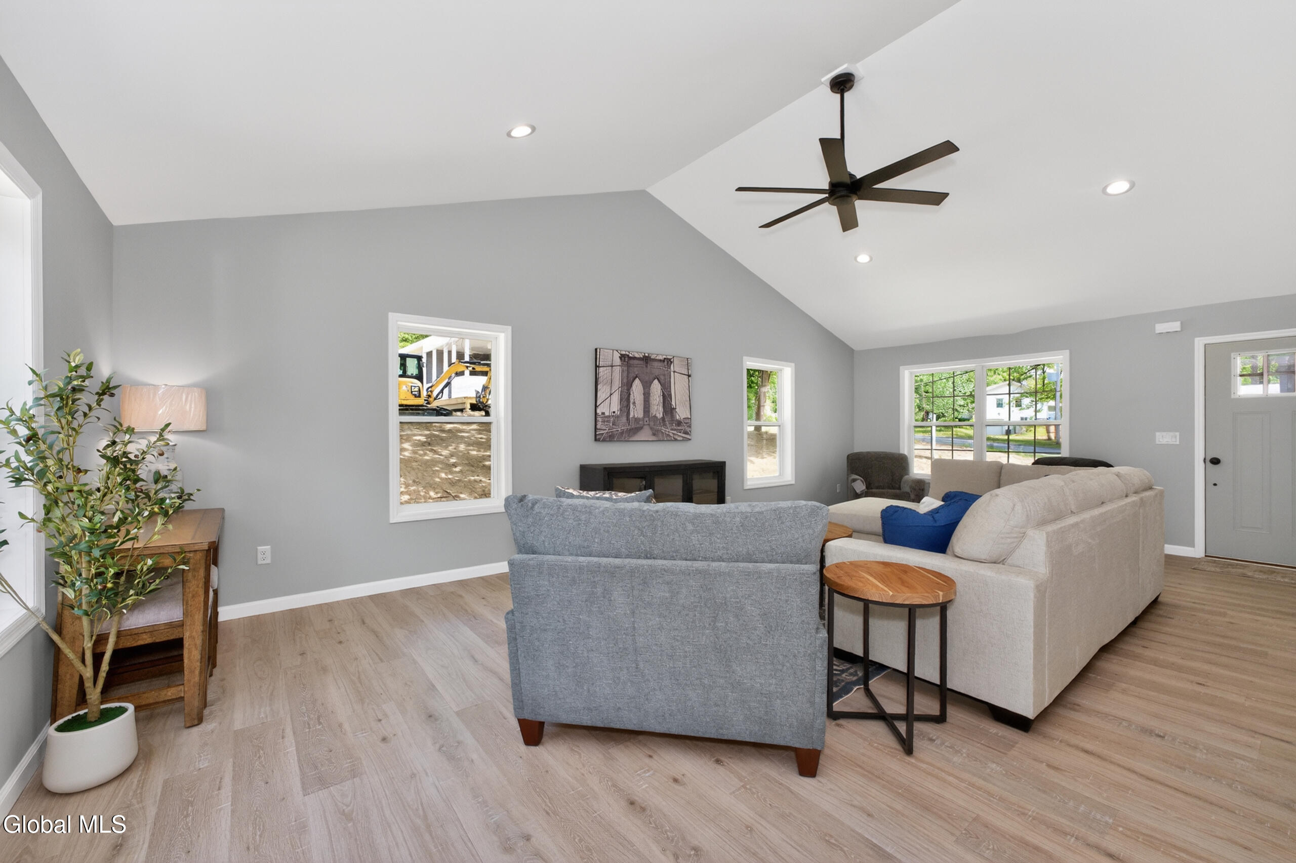 178 Montray Road Queensbury, NY 12804 - Photo 14 of 46 1 Livingroom 4