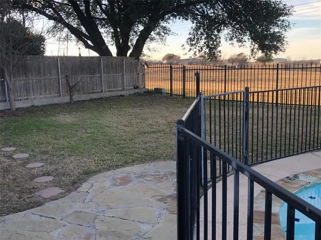 $2,950 | 10172 Wandering Way Street, Benbrook, TX 76126