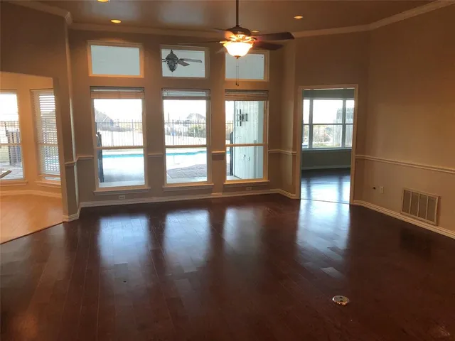 $2,950 | 10172 Wandering Way Street, Benbrook, TX 76126