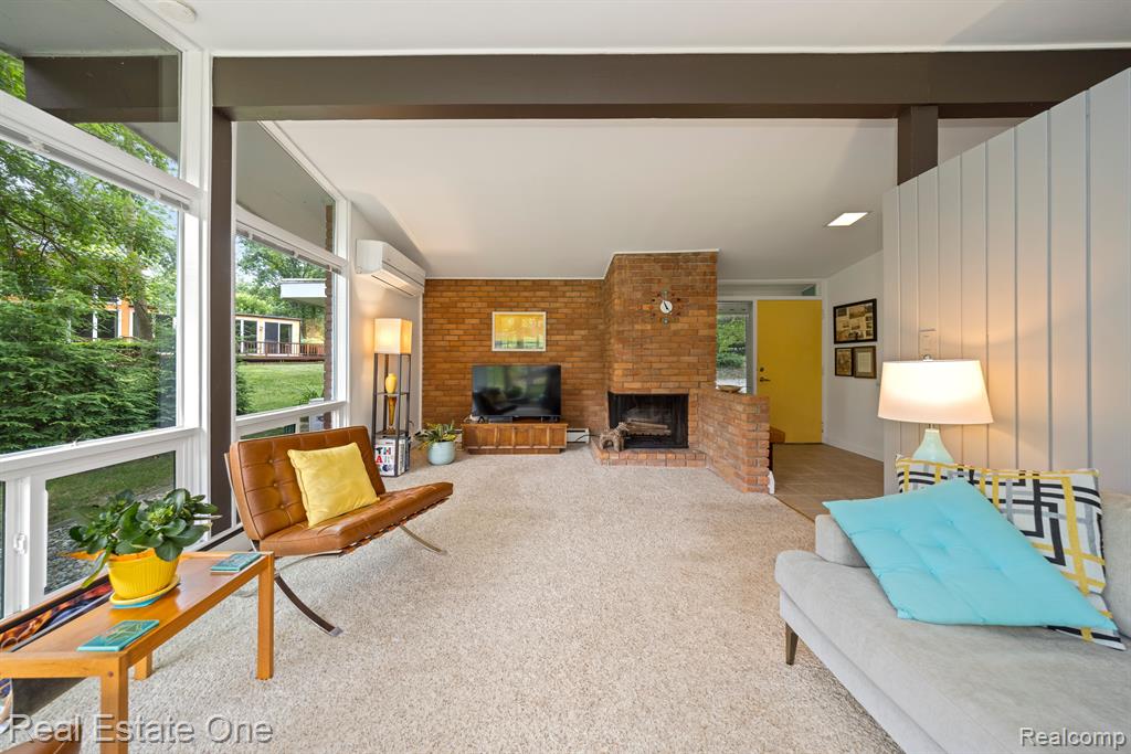 29845 Highmeadow Road Farmington Hills, MI 48334 - Photo 10 of 36