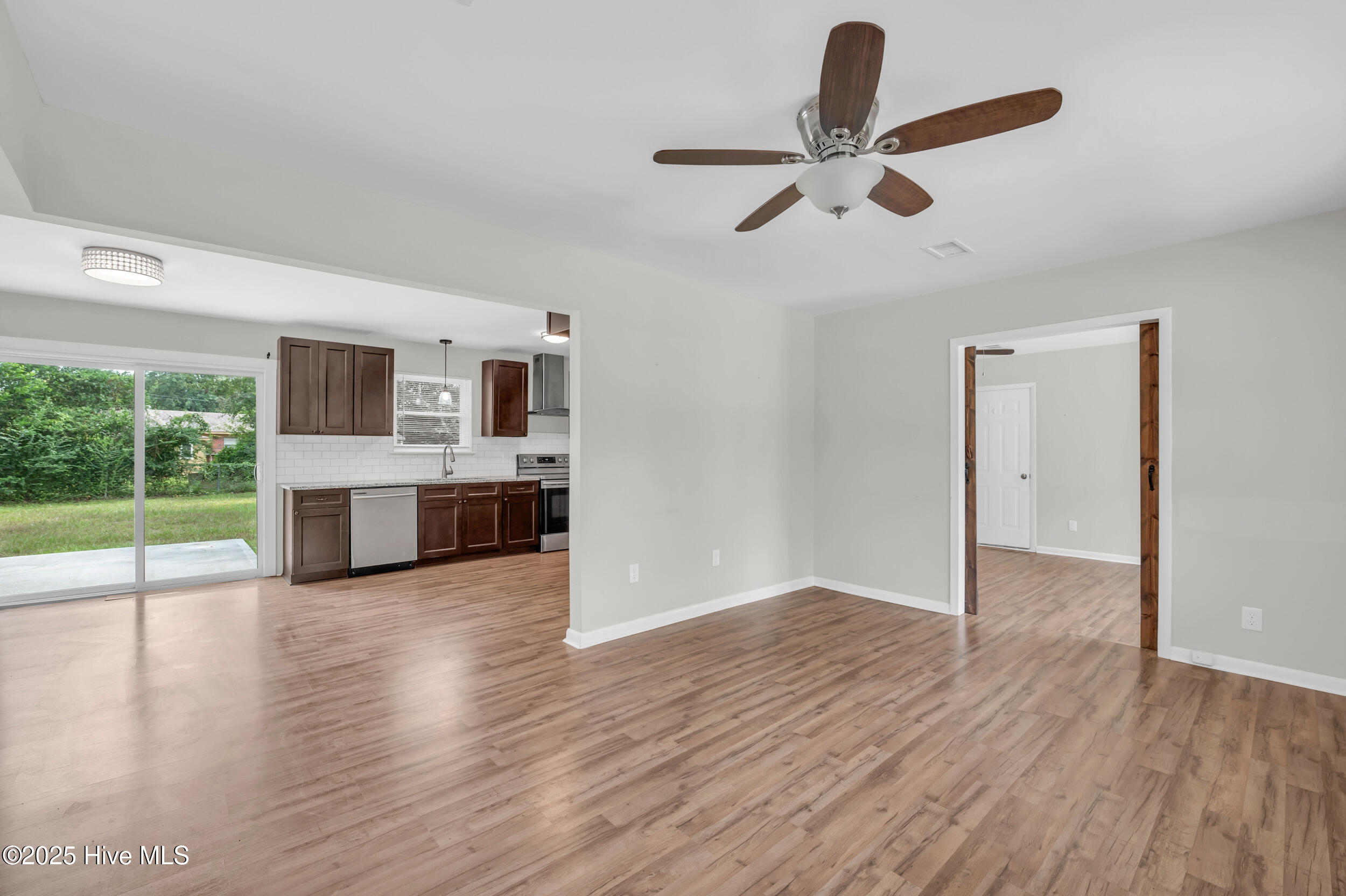 509 Rheims Way Wilmington, NC 28412 - Photo 2 of 40 8_509 rheims way-00008