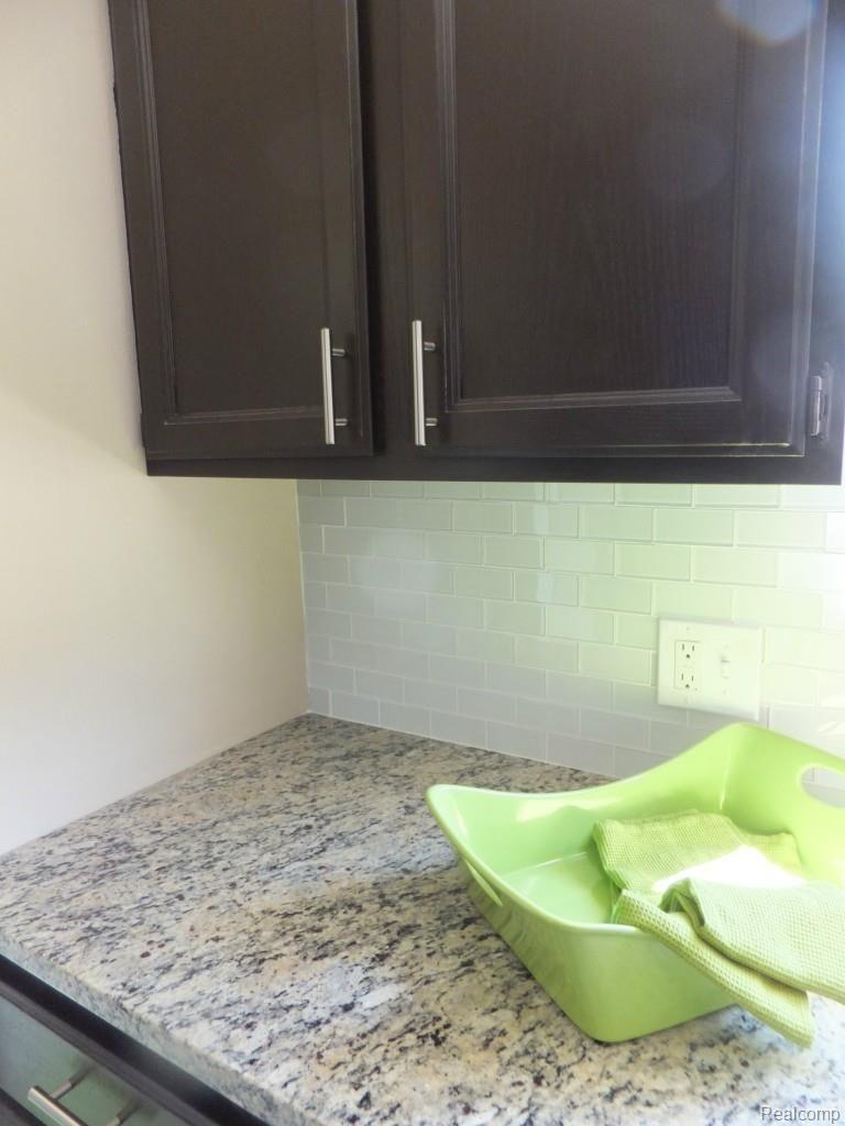 30232 Hayes Road Roseville, MI 48066 - Photo 15 of 88 2014-07-11 001 2014-07-11 066.jpg