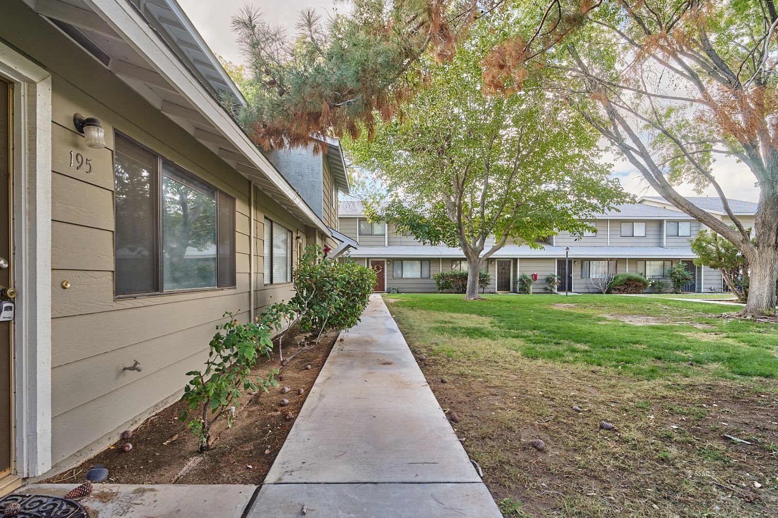 195 East Upjohn Avenue Ridgecrest, CA 93555 - Photo 4 of 27 Gallery Image 4