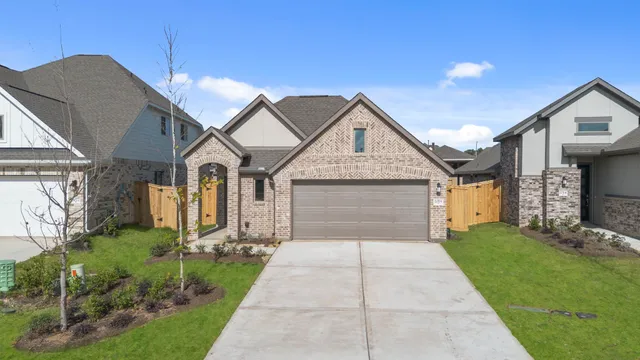 $369,990 | 1068 Shl Crk Trail, Conroe, TX 77304