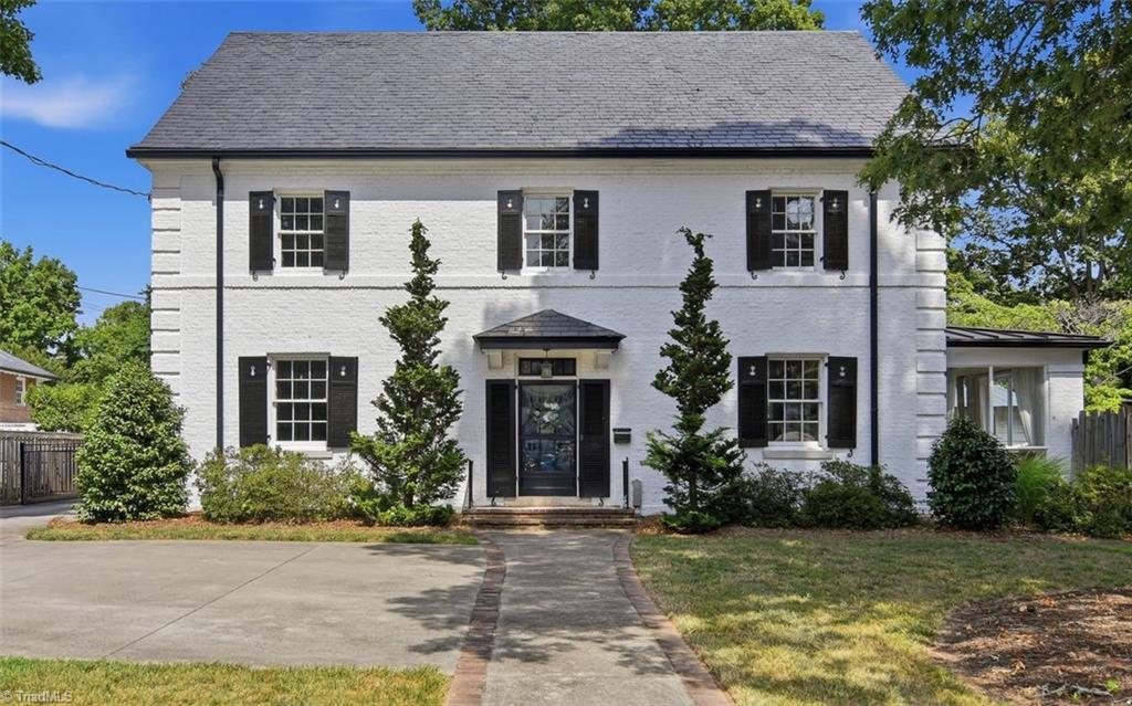 419 Stratford Road Northwest Winston-Salem, NC 27104 - Photo 1 of 37