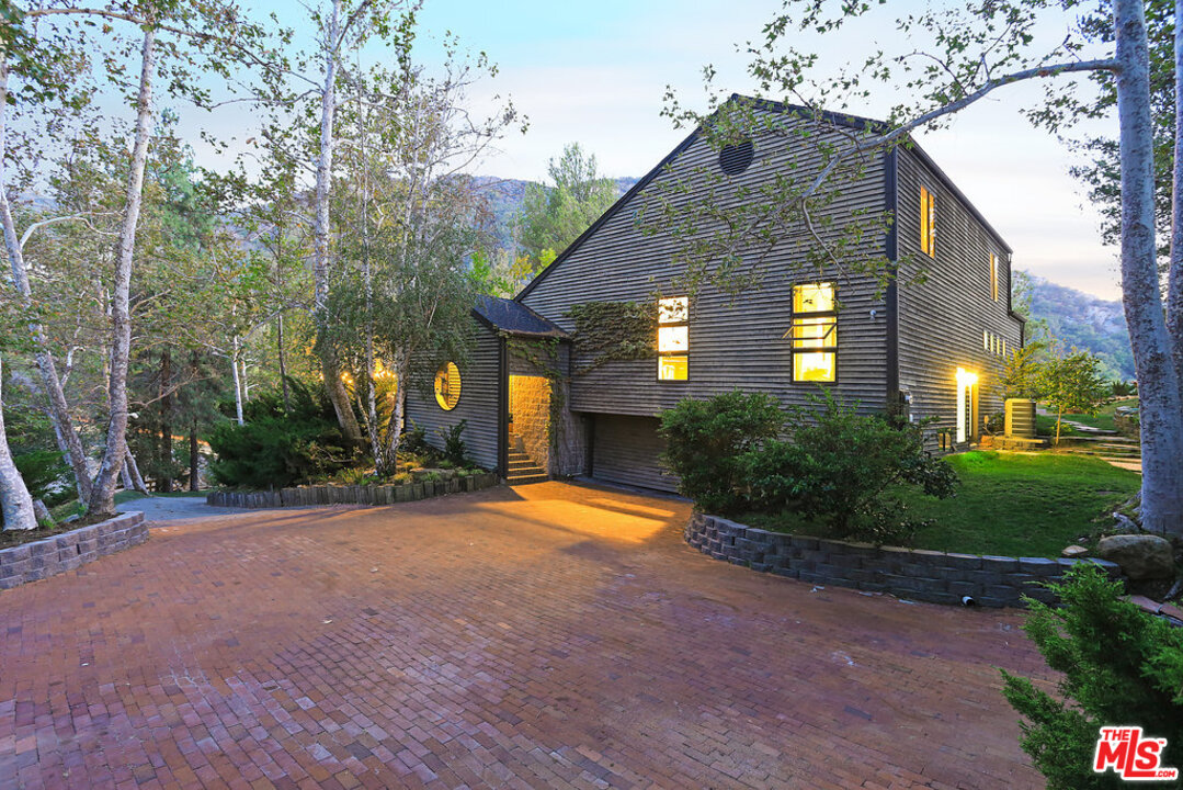 25901 Piuma Road Calabasas, CA 91302 - Photo 1 of 25