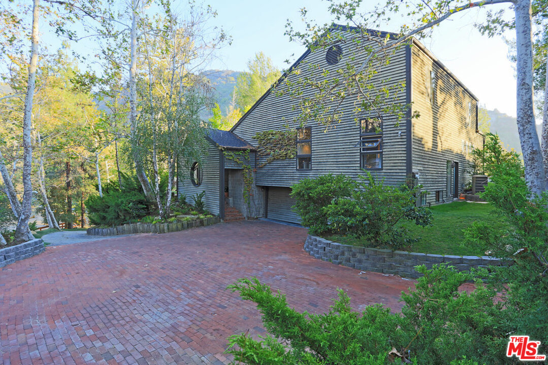 25901 Piuma Road Calabasas, CA 91302 - Photo 2 of 25