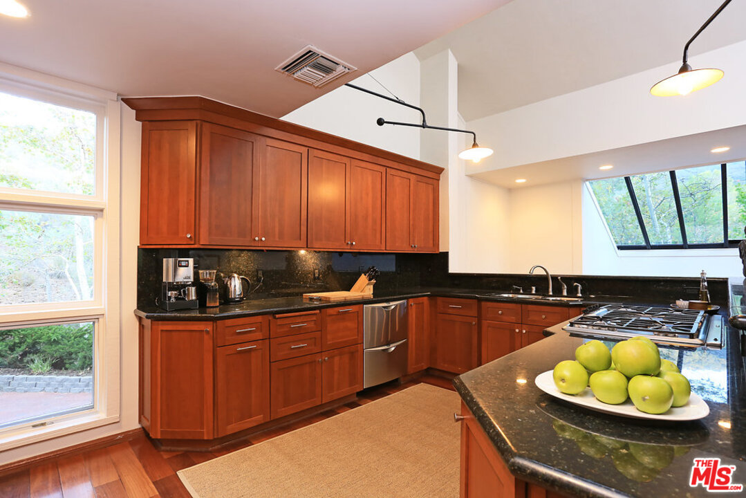 25901 Piuma Road Calabasas, CA 91302 - Photo 8 of 25