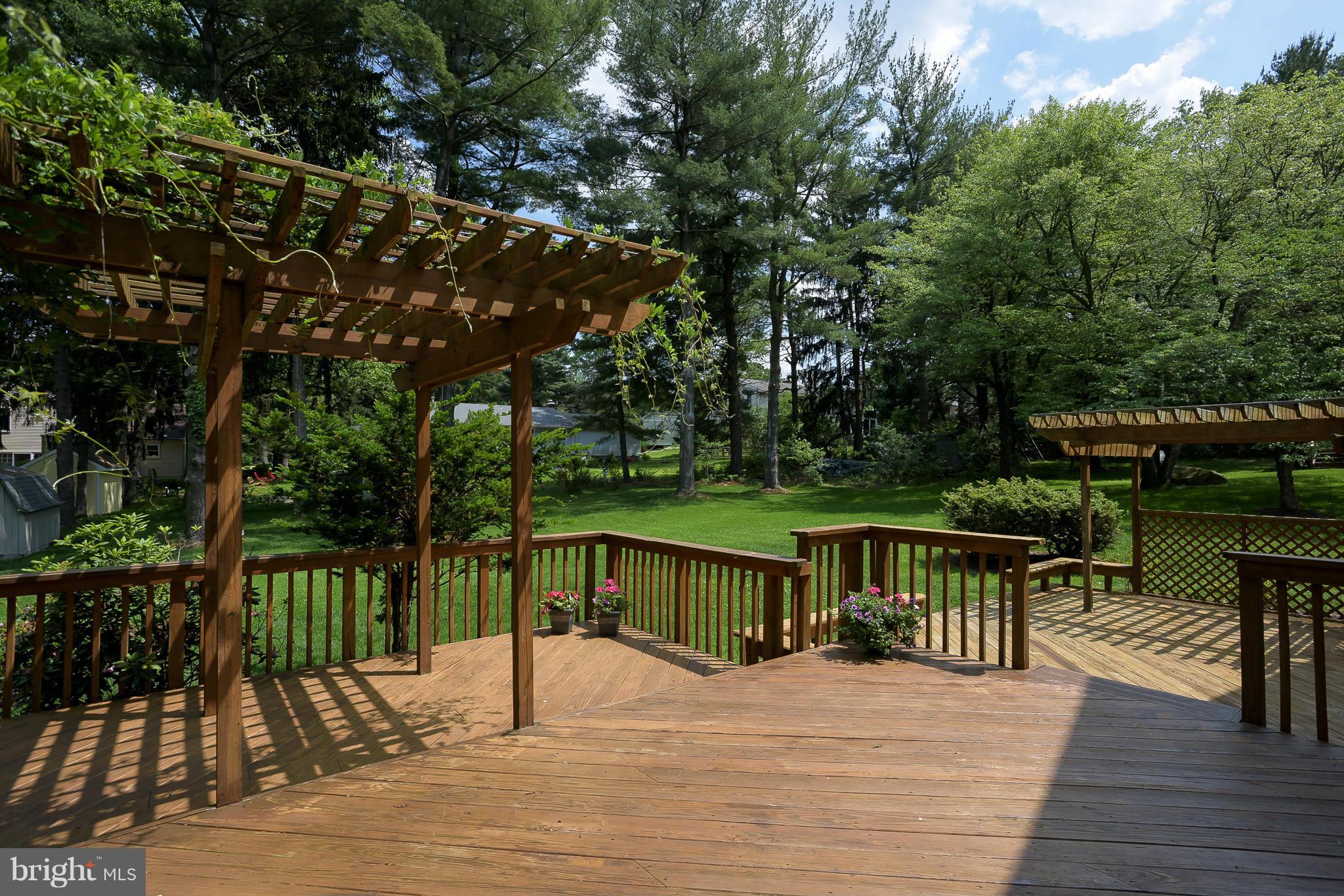 6089 Loventree Road Columbia, MD 21044 - Photo 28 of 30 Multi-level deck with trellis