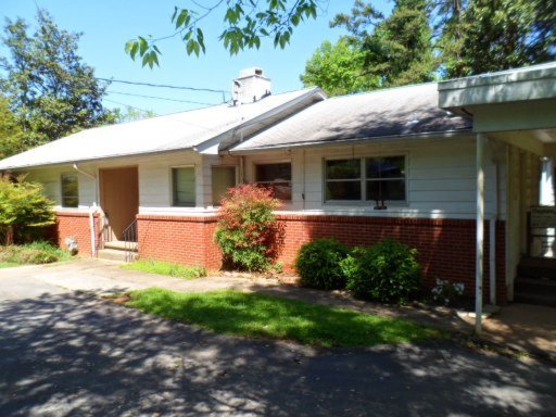 237 Outer Drive Oak Ridge, TN 37830 - Photo 1 of 10 Primary Photo