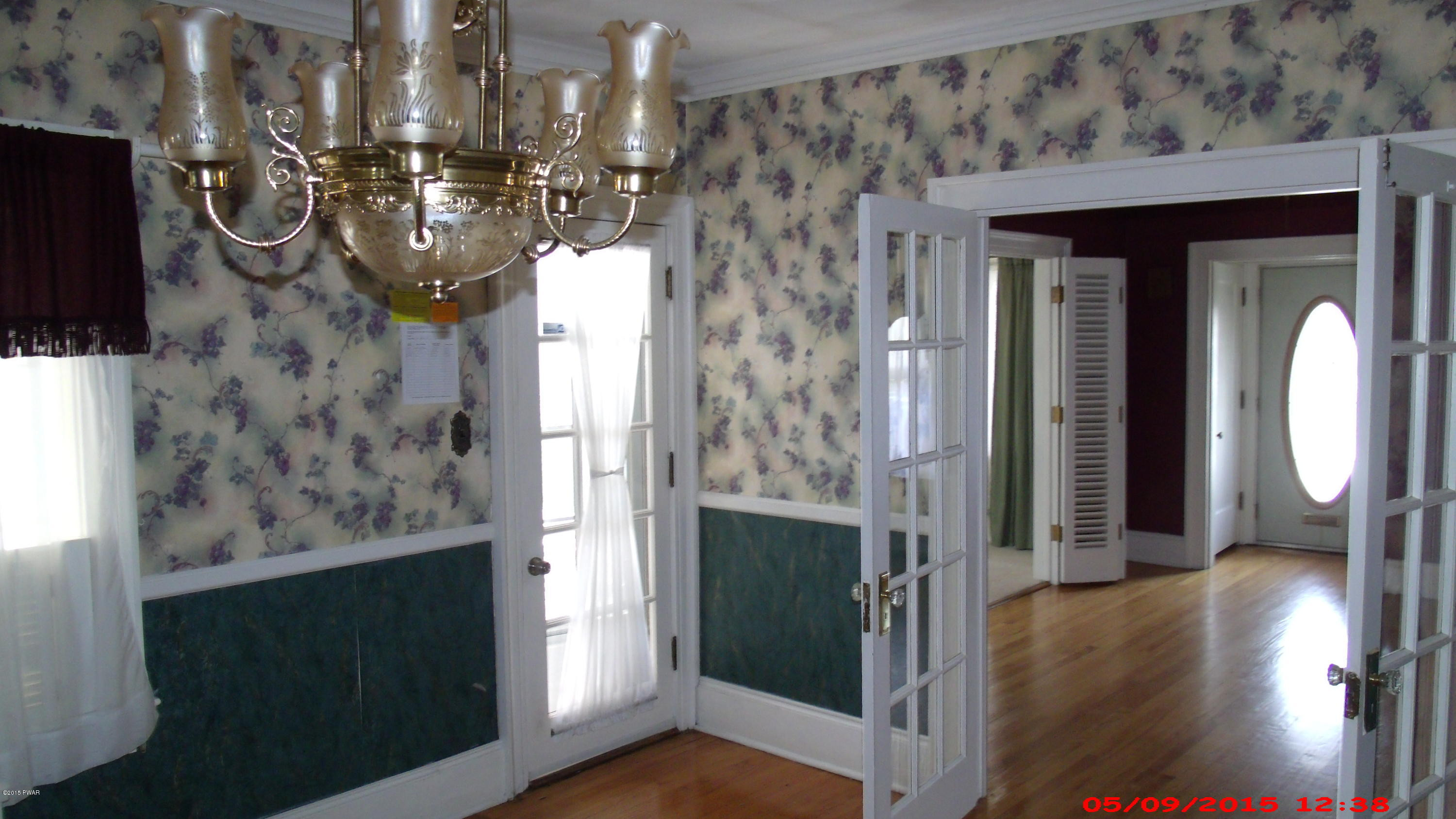 38 Spring Street Carbondale, PA 18407 - Photo 8 of 26 Gallery Image 8