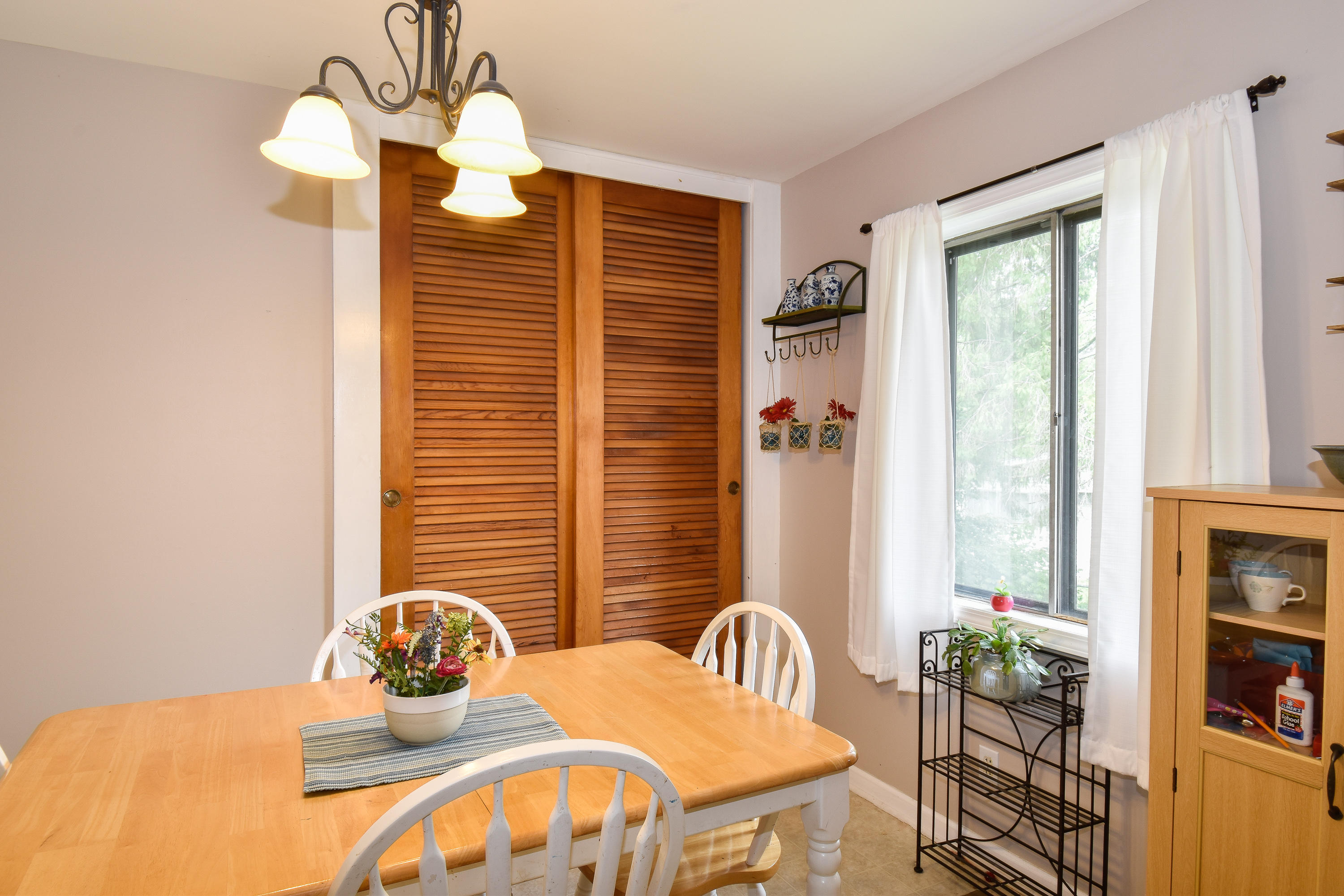 111 Regent Circle Oak Ridge, TN 37830 - Photo 8 of 24 DINING1