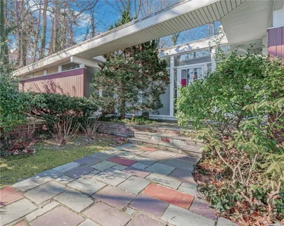 $1,350,000 | 211 East Shore Road, Great Neck, NY 11023