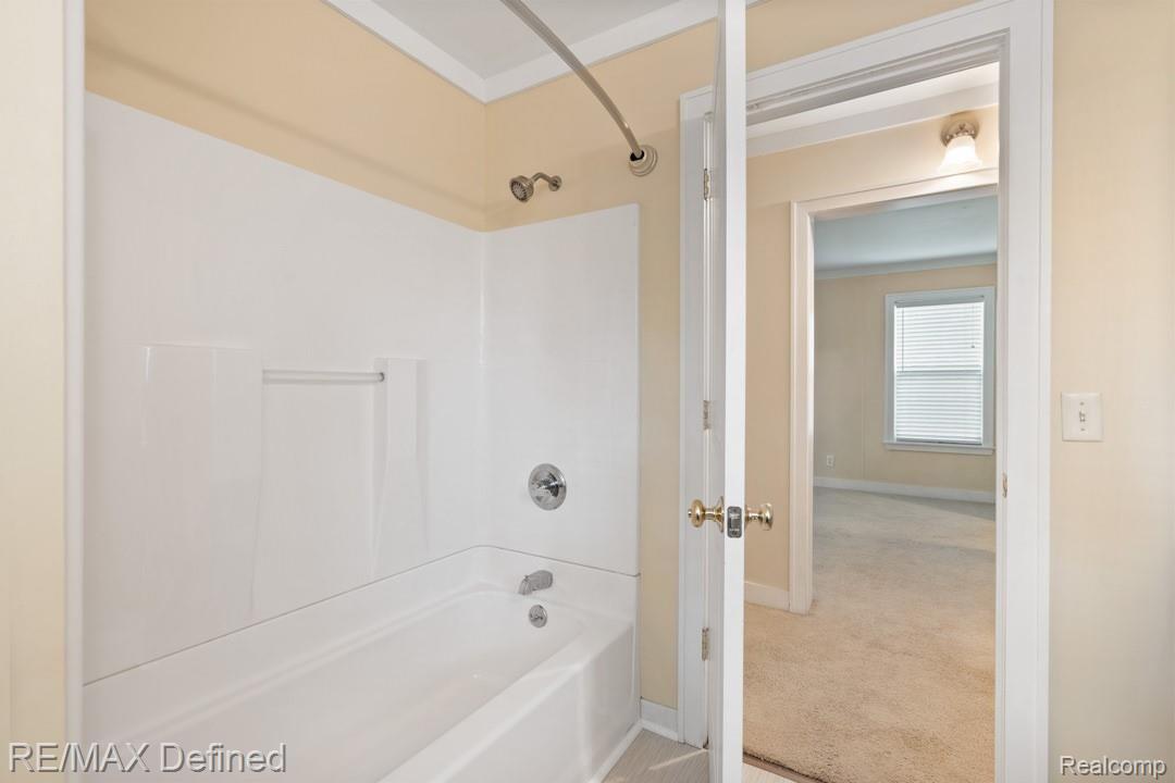 192 West Tienken Road Rochester, MI 48307 - Photo 14 of 38 192-Tienken-Rd-15.jpg