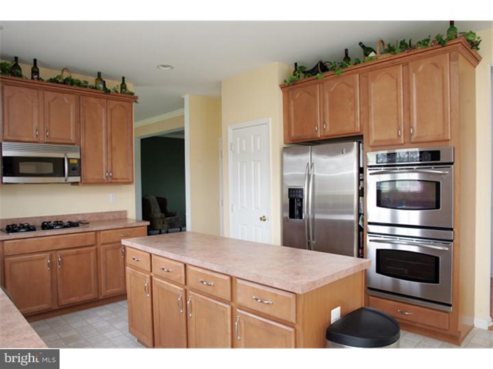 733 Farmhouse Road Mickleton, NJ 08056 - Photo 7 of 23 Kitchen