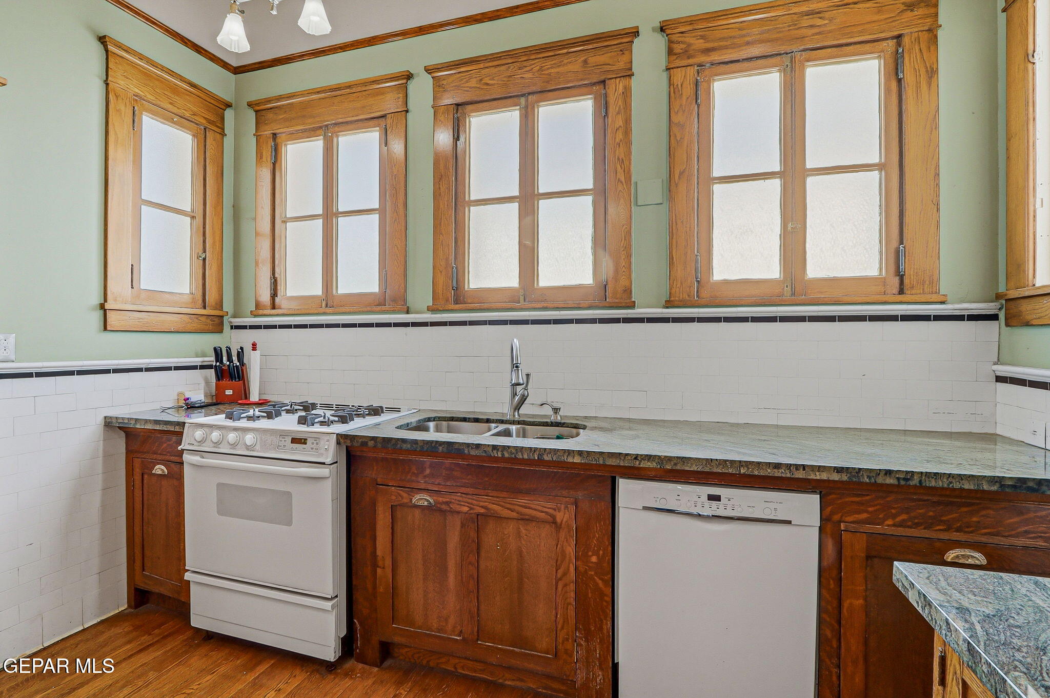 525 Corto Way El Paso, TX 79902 - Photo 26 of 98 86-web-or-mls-IMG_8125