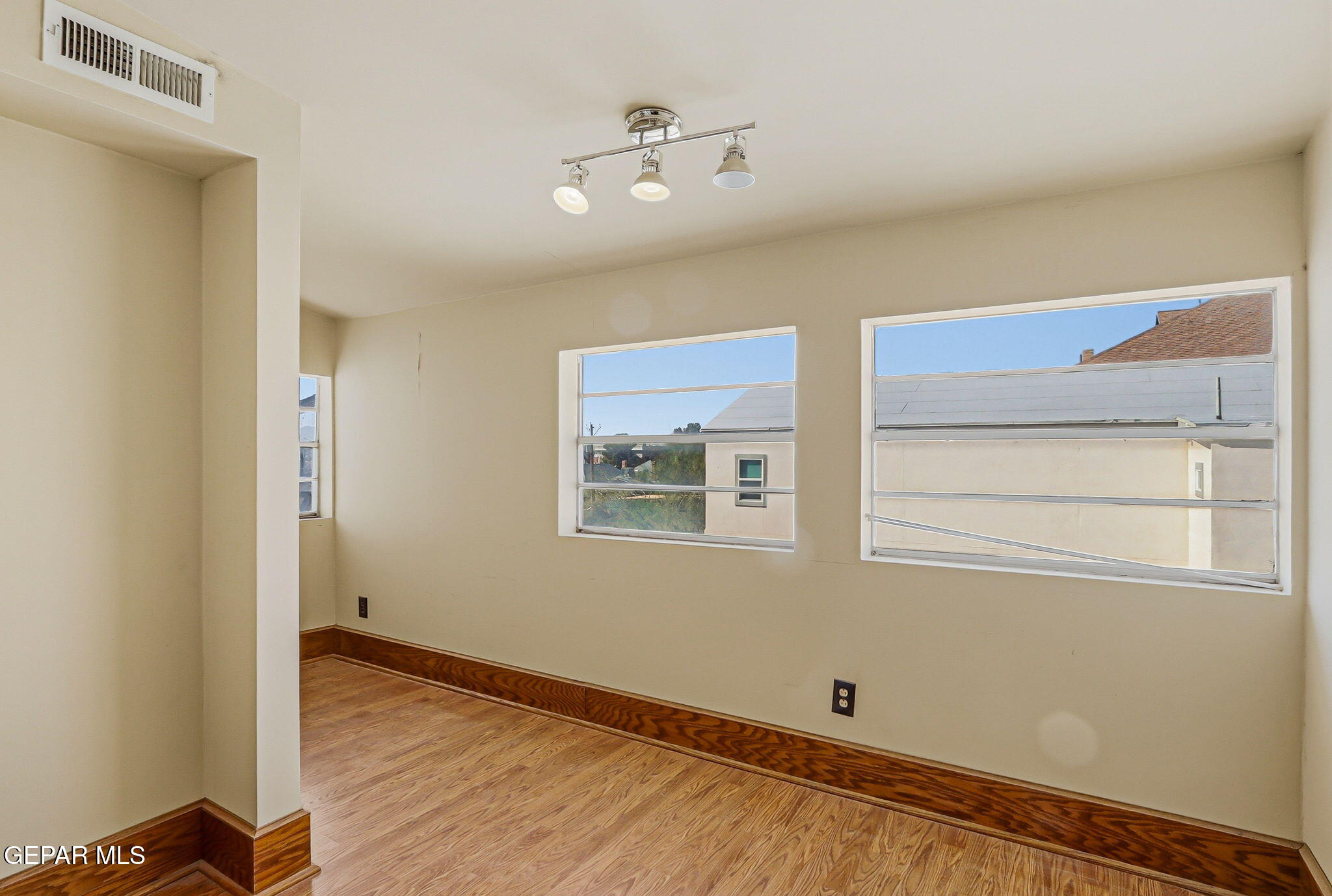 525 Corto Way El Paso, TX 79902 - Photo 42 of 98 103-web-or-mls-IMG_8321