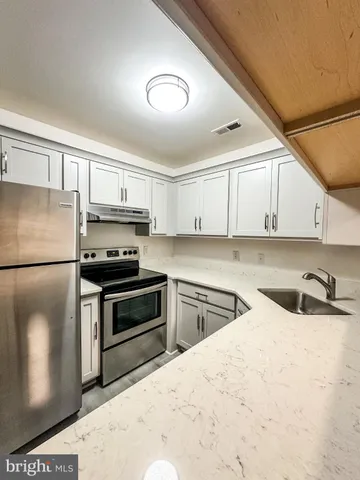 $2,100 | 5501 A Aberdeen Drive, Mount Laurel, NJ 08054