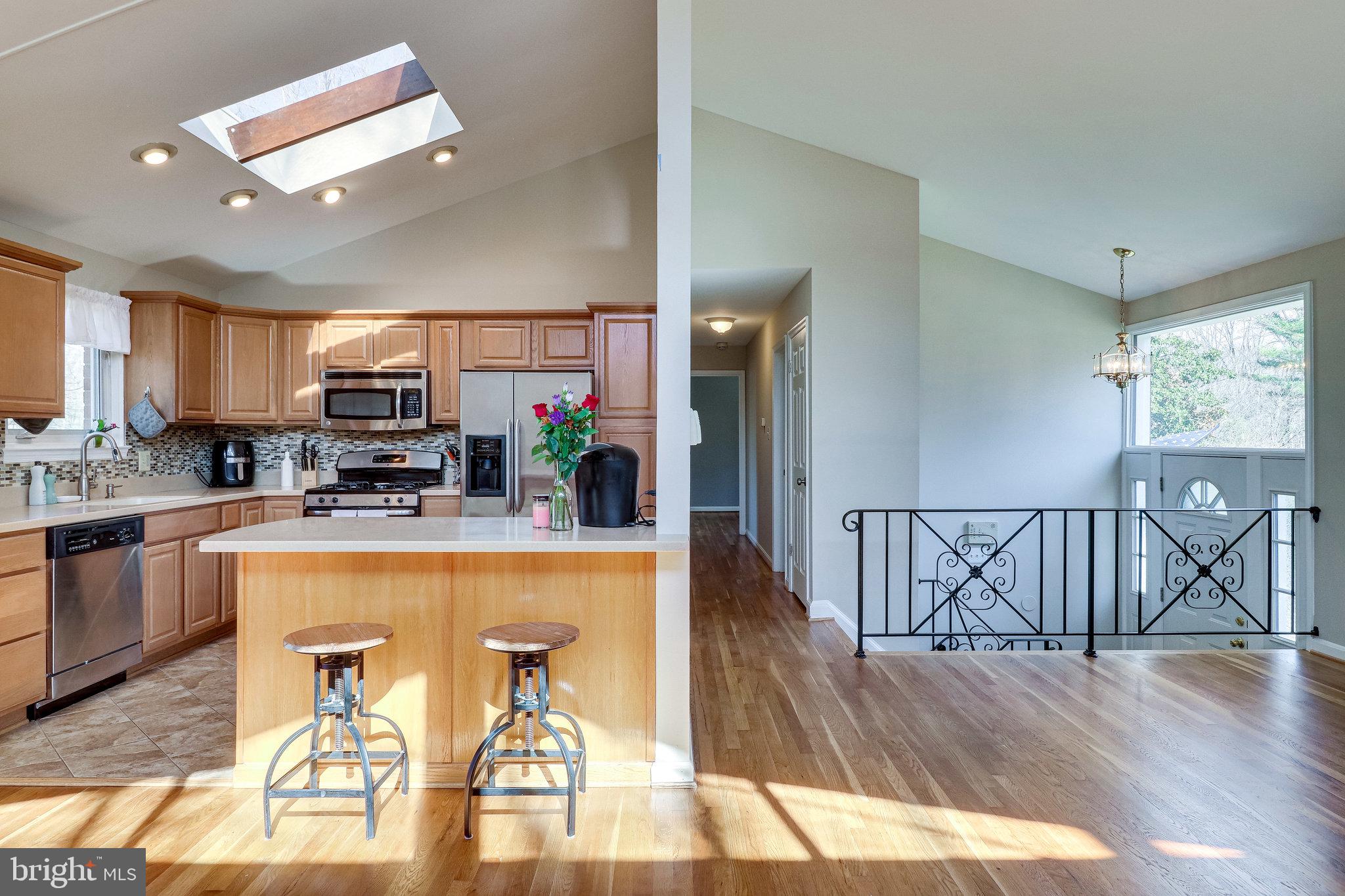 5620 Eastbourne Drive Springfield, VA 22151 - Photo 5 of 39