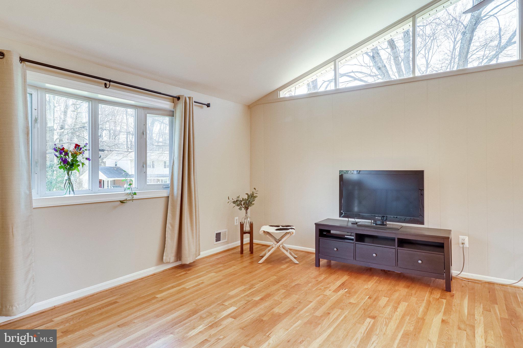 5620 Eastbourne Drive Springfield, VA 22151 - Photo 7 of 39