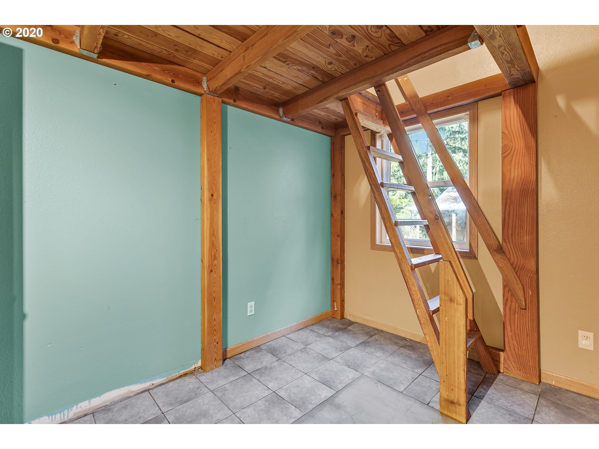 23897 East Chinquepin Lane Rhododendron, OR 97049 - Photo 14 of 16 Loft