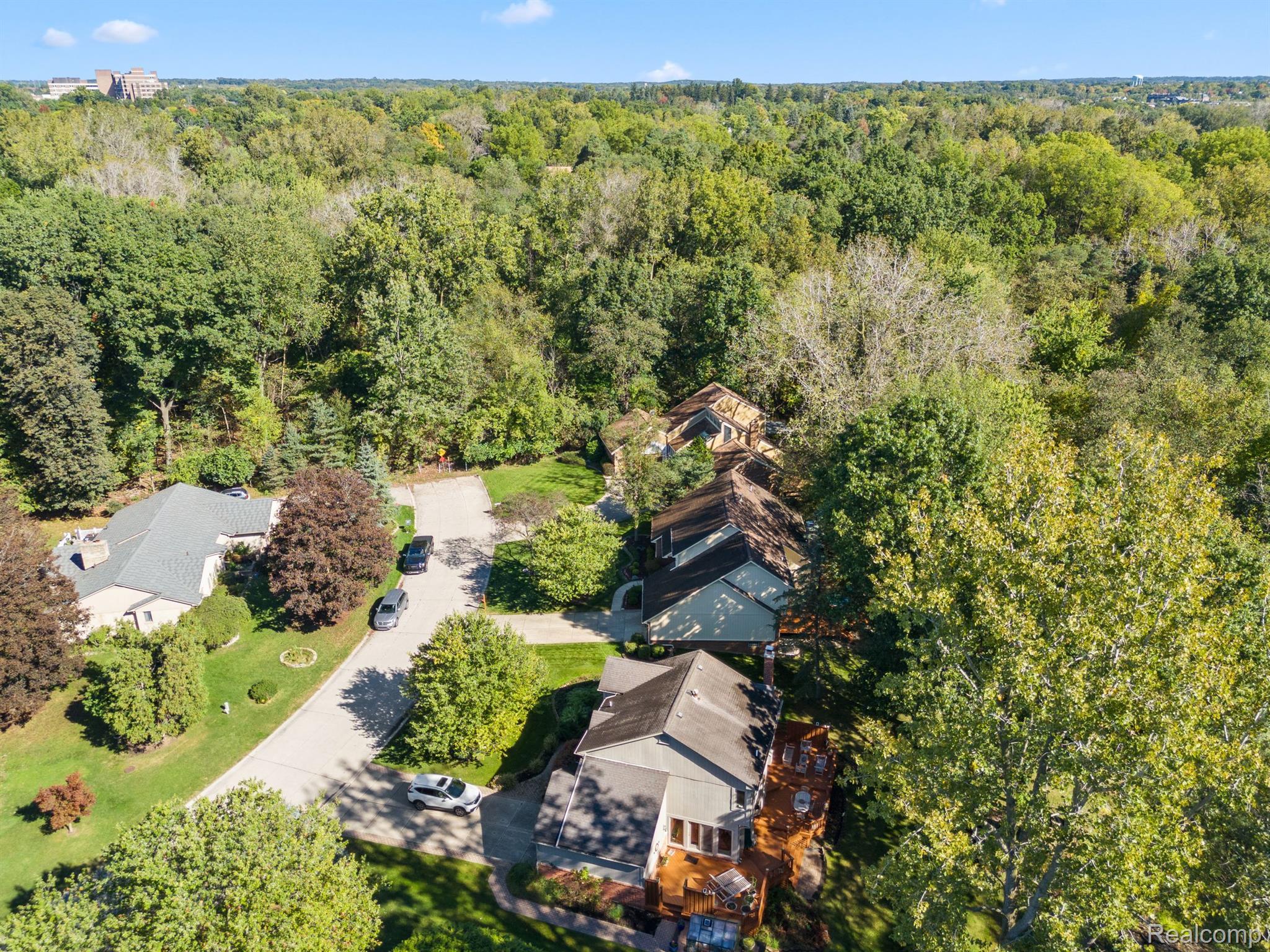 713 River Bend Drive Rochester, MI 48307 - Photo 57 of 68 Prime location/ cul-de-sac/ close to downtown