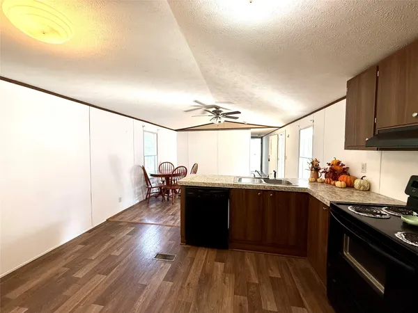 $89,900 | 649 Ponderosa Drive, Onalaska, TX 77360