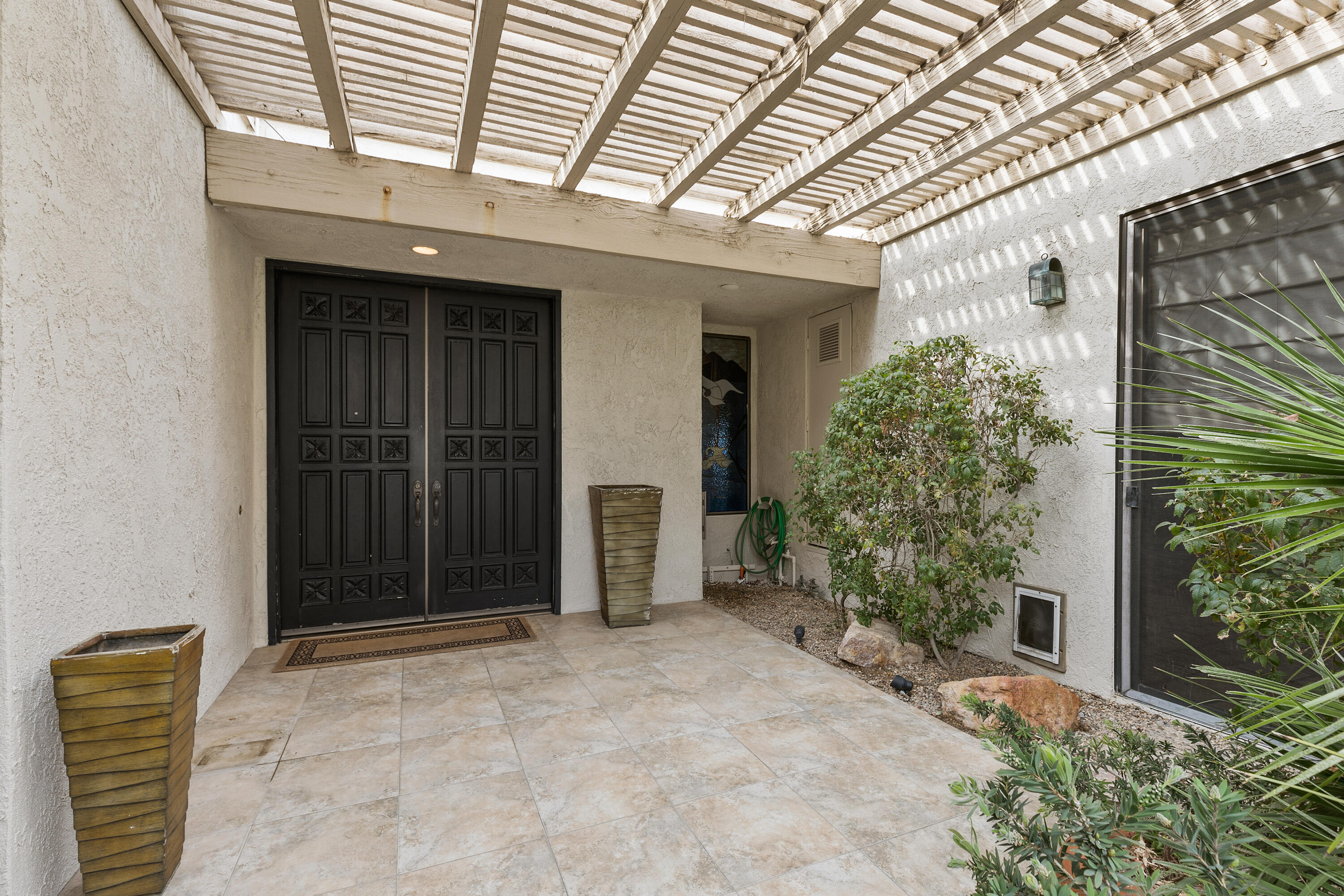 722 Inverness Drive Rancho Mirage, CA 92270 - Photo 11 of 59 a view of entryway with front door