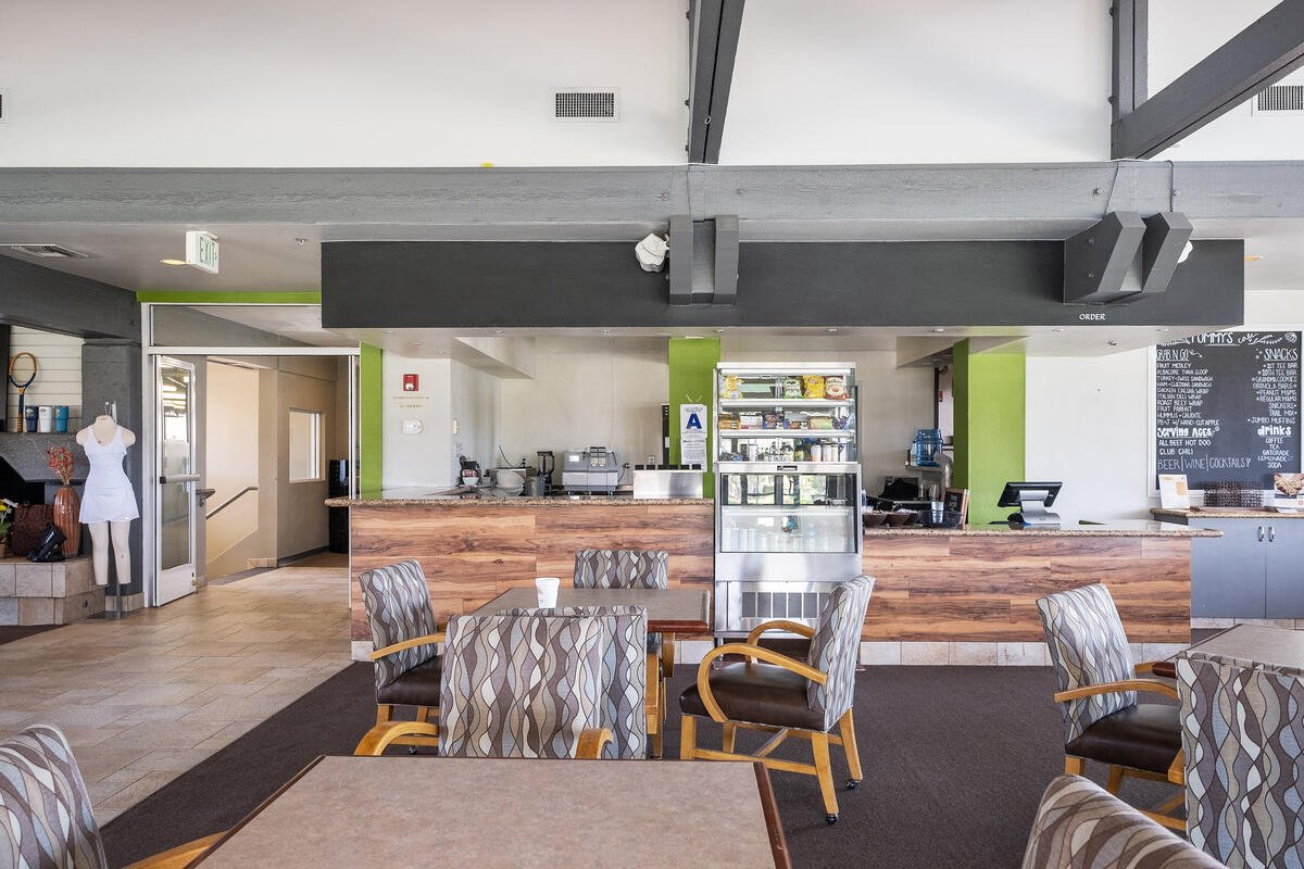 722 Inverness Drive Rancho Mirage, CA 92270 - Photo 52 of 59 a view of a dining area with furniture