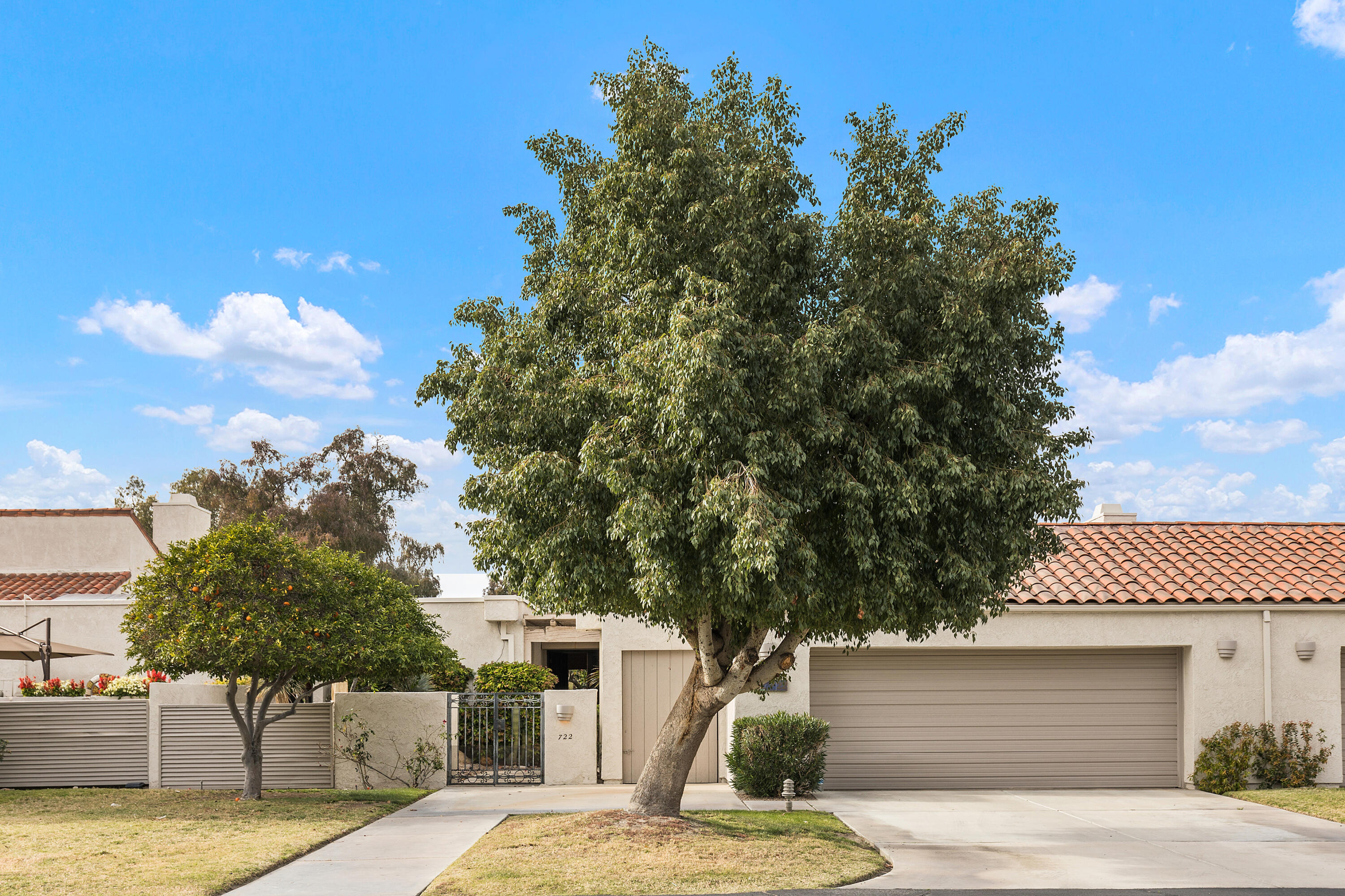 722 Inverness Drive Rancho Mirage, CA 92270 - Photo 7 of 59 a view of a house with a tree