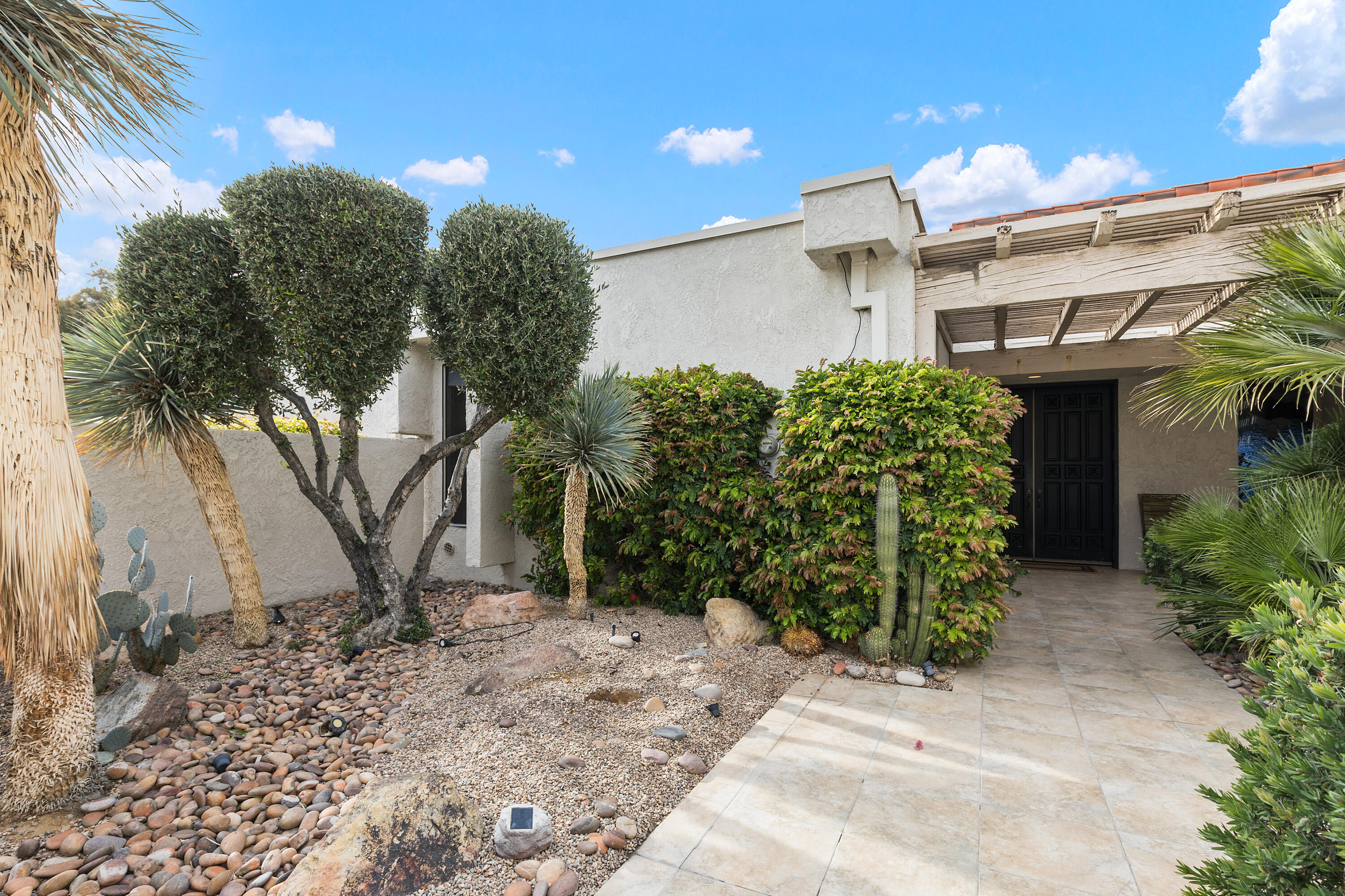 722 Inverness Drive Rancho Mirage, CA 92270 - Photo 10 of 59 5_11020253_158136_158136-EI-_105