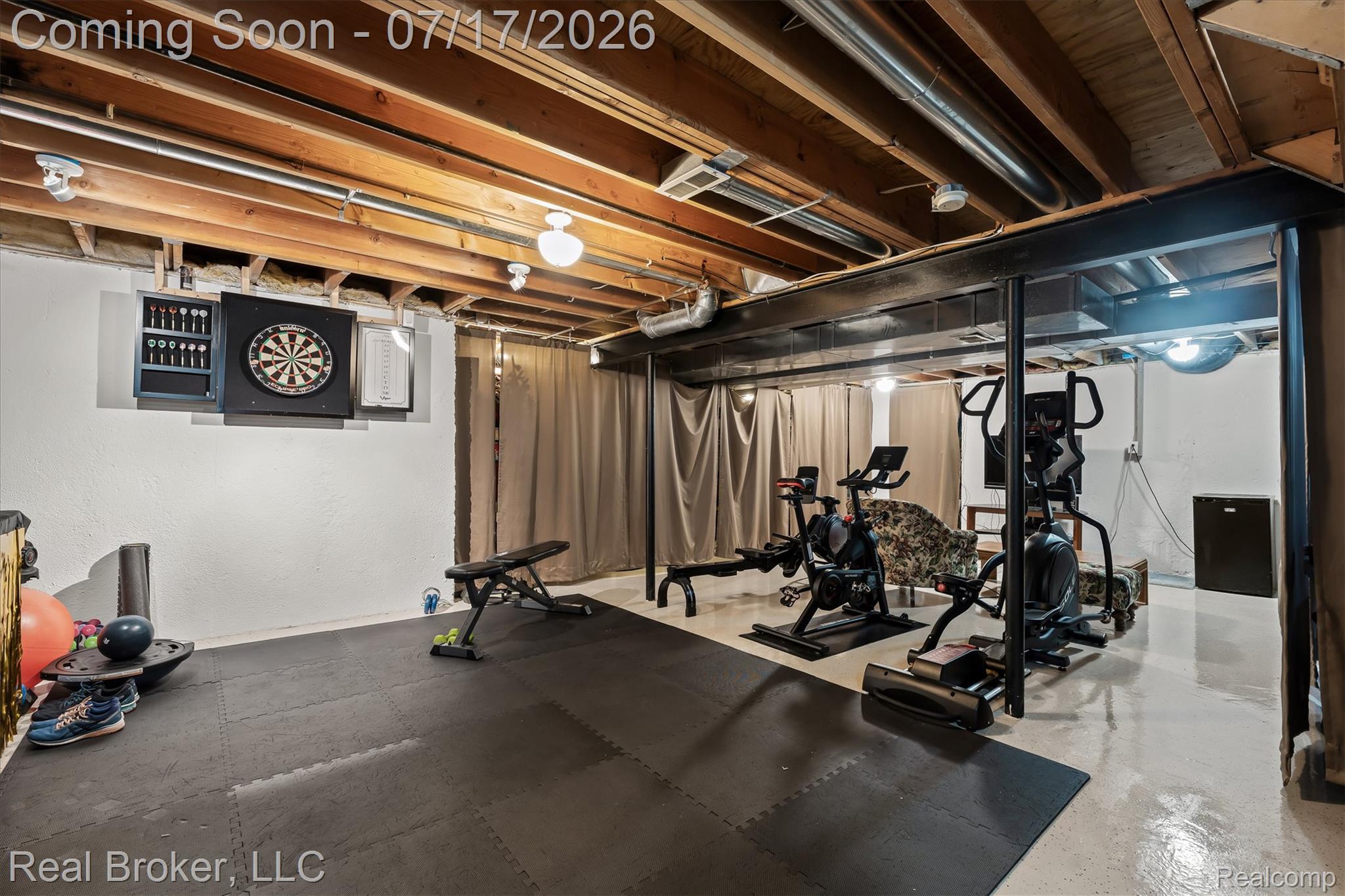 45192 Thornhill Road Canton, MI 48188 - Photo 25 of 34 25-Thornhill-24.jpg