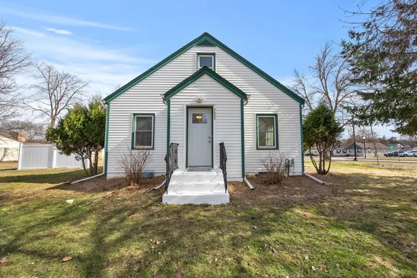 $300,000 | 5900 Maple Street, Rockford, MN 55373