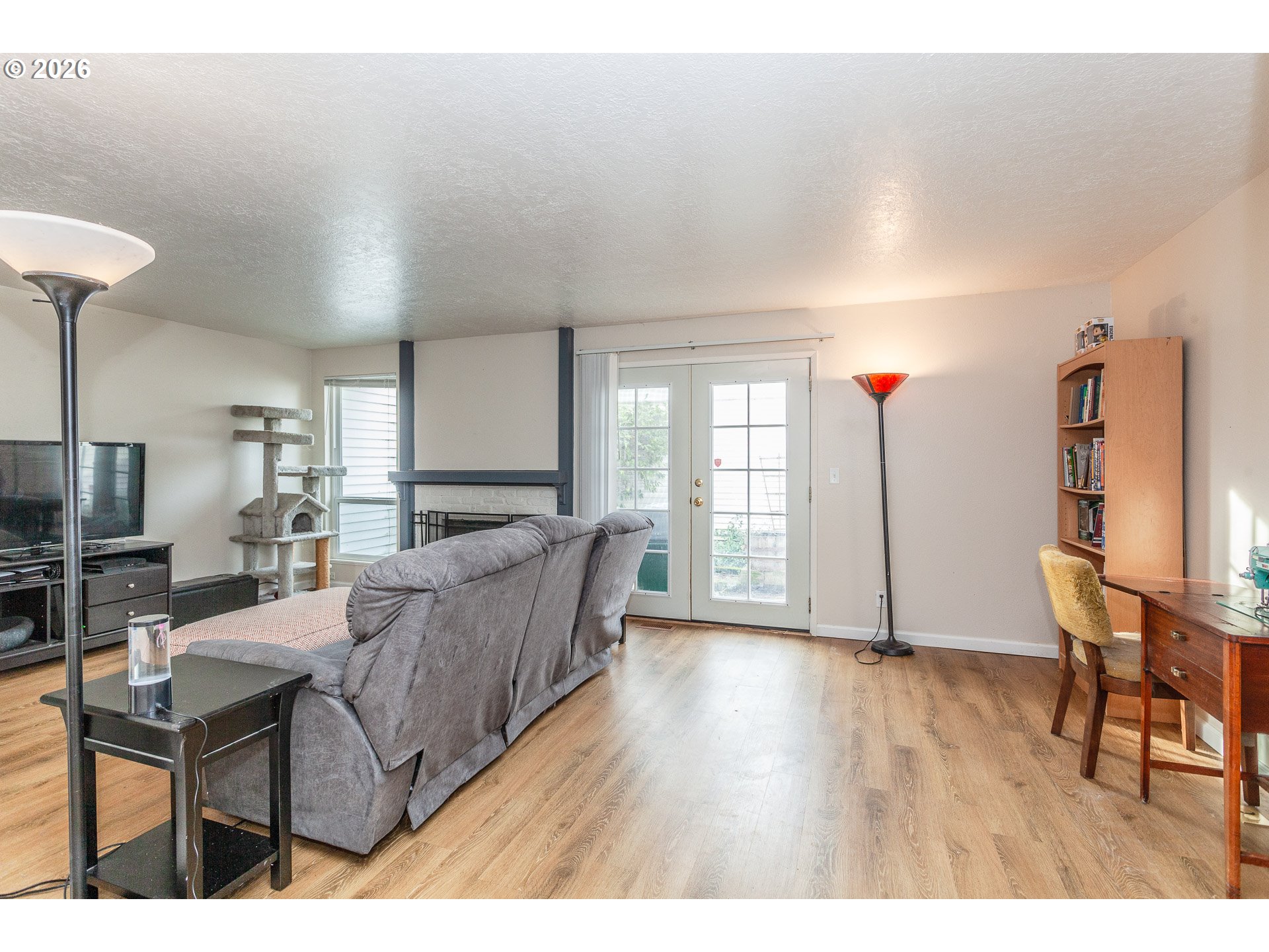 6151 Southwest Erickson Avenue Beaverton, OR 97008 - Photo 11 of 29 Living Room