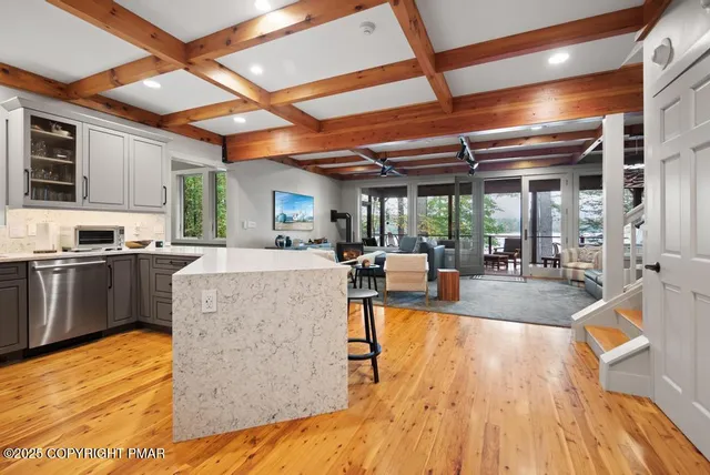 $2,890,000 | 106 Waygood Way, Pocono Pines, PA 18350