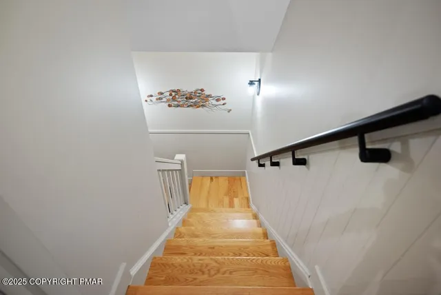 $2,890,000 | 106 Waygood Way, Pocono Pines, PA 18350