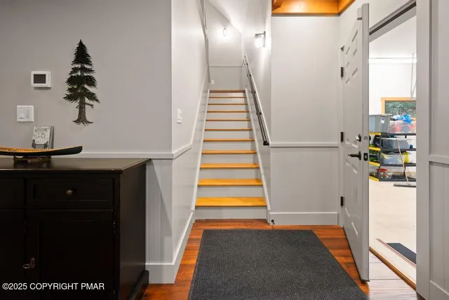 $2,890,000 | 106 Waygood Way, Pocono Pines, PA 18350