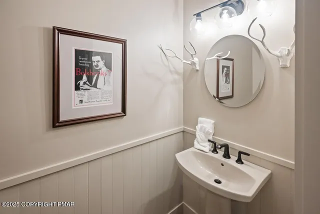 $2,890,000 | 106 Waygood Way, Pocono Pines, PA 18350