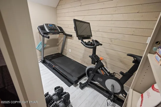 $2,890,000 | 106 Waygood Way, Pocono Pines, PA 18350