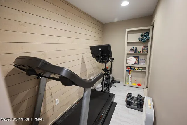 $2,890,000 | 106 Waygood Way, Pocono Pines, PA 18350