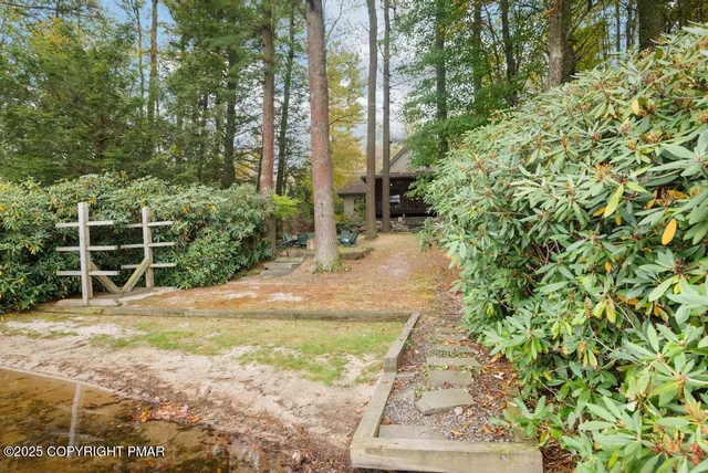 $2,890,000 | 106 Waygood Way, Pocono Pines, PA 18350